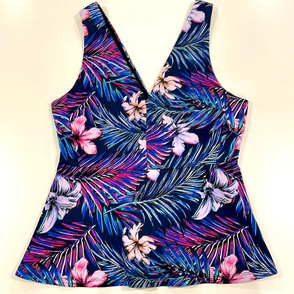 Floral, colourful peplum shirt - size Medium - Dynamite - Picture 1 of 3